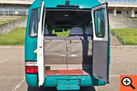 マイクロバス　トランク